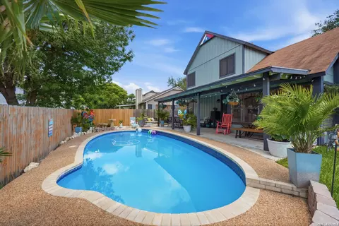 302 Hornbean Ln, Cibolo, TX 78108