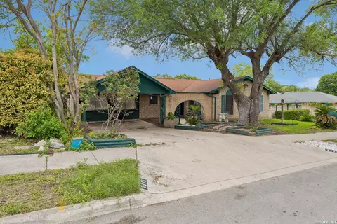 7111 Forest Mont St, San Antonio, TX 78240