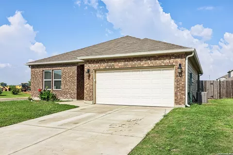 Exterior - 20045 Huckleberry St, Lytle, TX 78052 photo 6 of 10