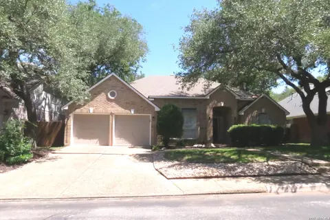 14 Grogans Mill Dr, San Antonio, TX 78248