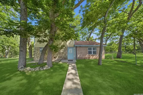 1276 River Trl, Seguin, TX 78155