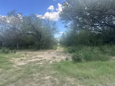 20588 S State Highway 16, Von Ormy, TX 78073 photo 4