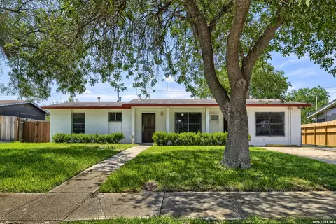 6906 Martinique Dr, San Antonio, TX 78227