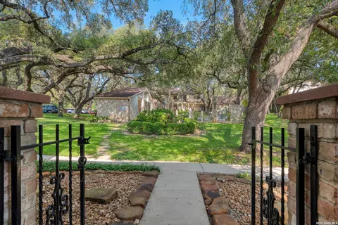 11303 Vance Jackson #L2, San Antonio, TX 78230