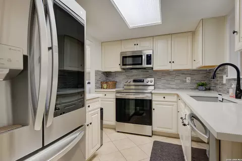 11303 Vance Jackson #L2, San Antonio, TX 78230