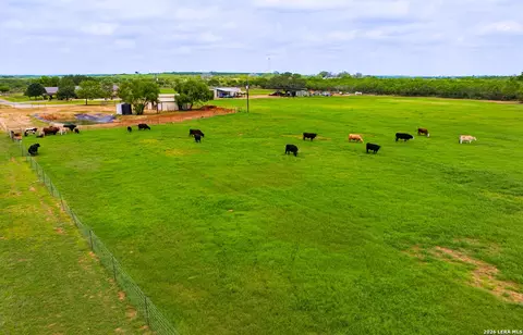 366 County Road 2543, Moore, TX 78057