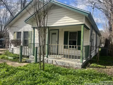 1117 Standish, Floresville, TX 78114