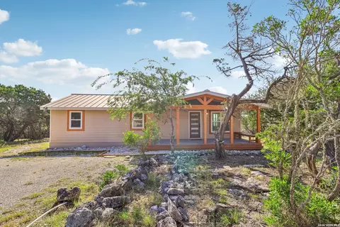 235 Mountain Creek Rd, Pipe Creek, TX 78063