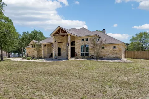 148 Woodlands, La Vernia, TX 78121