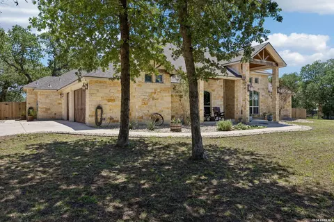 148 Woodlands, La Vernia, TX 78121