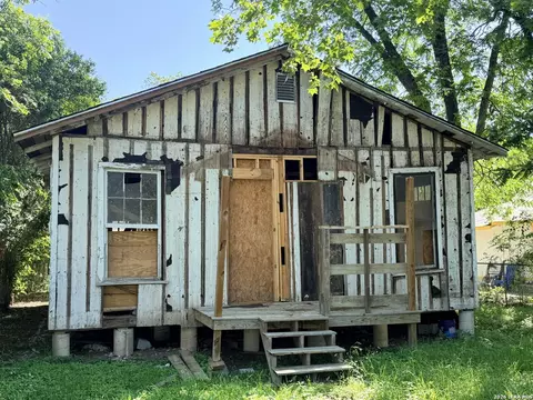 207 Herndon, San Marcos, TX 78666