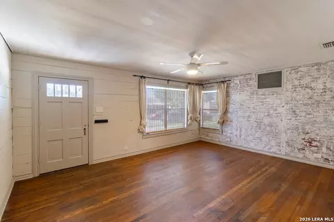439 Astor St, San Antonio, TX 78210