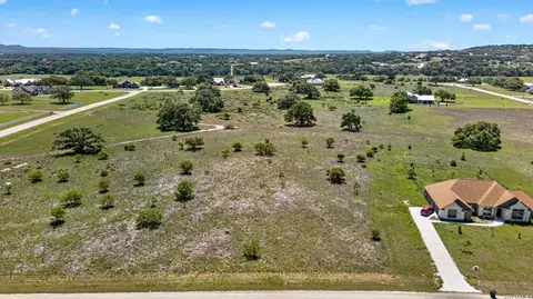 1004 Martingale Trl, Bandera, TX 78003