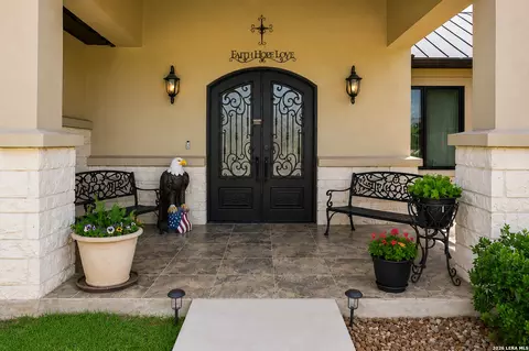 Entry Way - 103 William Tobin, Blanco, TX 78606 photo 1 of 2