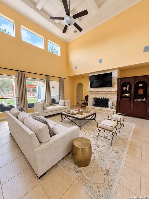 2715 Winding Vw, San Antonio, TX 78260