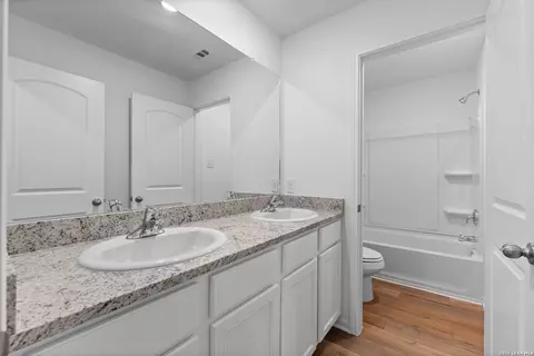 Bath - 4331 Rocky Neck Cv, Von Ormy, TX 78073 photo 3 of 3