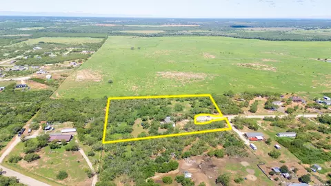 160 County Road 2664, Devine, TX 78016 photo 27