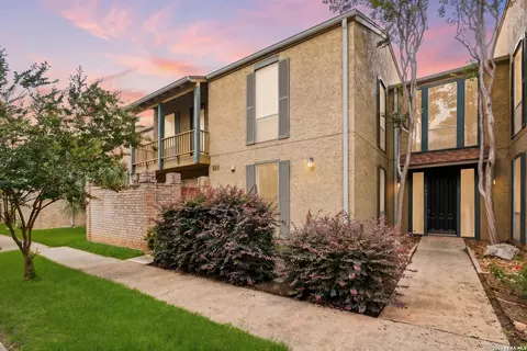 3678 Hidden Dr #905, San Antonio, TX 78217
