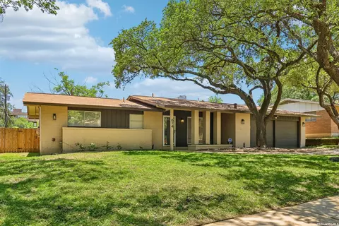 614 Coronet St, San Antonio, TX 78216