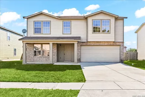 671 NW Crossing Dr, New Braunfels, TX 78130