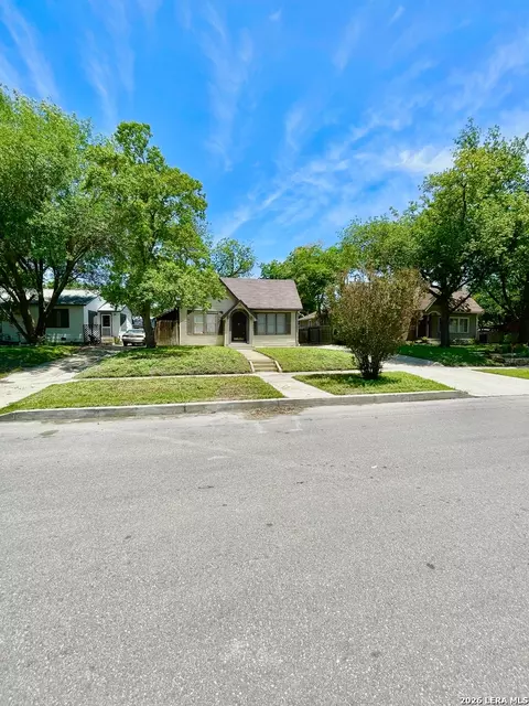 307 Furr Dr, San Antonio, TX 78201