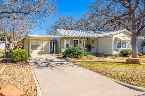 110 Beverly Dr, Fredericksburg, TX 78624