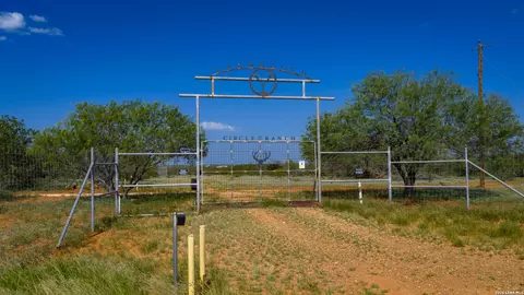 000 Vesper, Cotulla, TX 78014