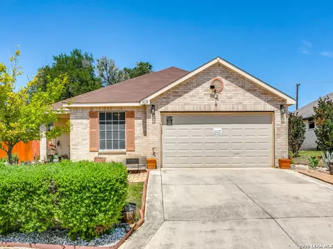 818 Creek Pebble, San Antonio, TX 78253