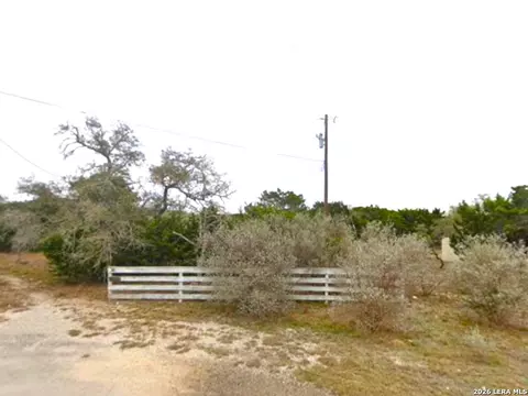 109 Oak Frst, Lakehills, TX 78063
