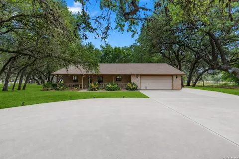 13665 Fm 775, Floresville, TX 78114