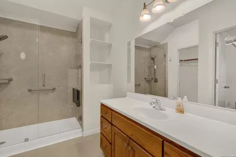 123 River Park Dr, Luling, TX 78648 photo 8