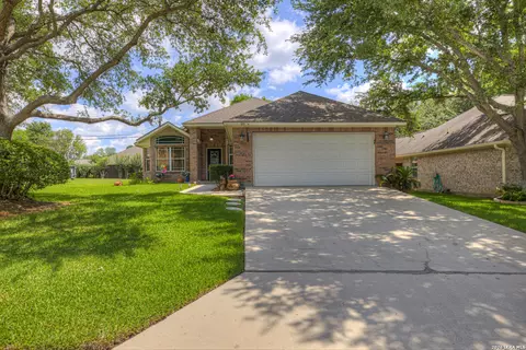 123 River Park Dr, Luling, TX 78648