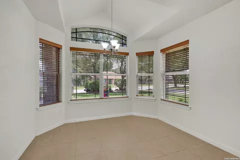 123 River Park Dr, Luling, TX 78648 photo 5