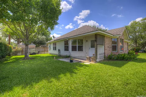 123 River Park Dr, Luling, TX 78648 photo 9