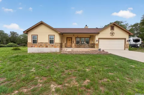 160 County Road 6874, Natalia, TX 78059