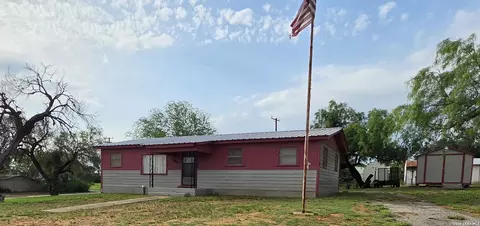 508 Nueces, Cotulla, TX 78014