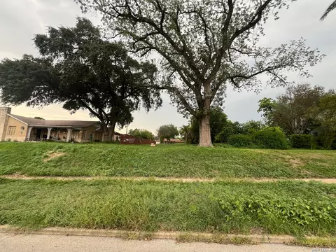 2219 W Gramercy, San Antonio, TX 78201