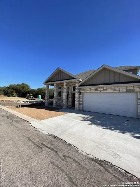 Exterior - 107 Sutton Pl, Uvalde, TX 78801 photo 2 of 3