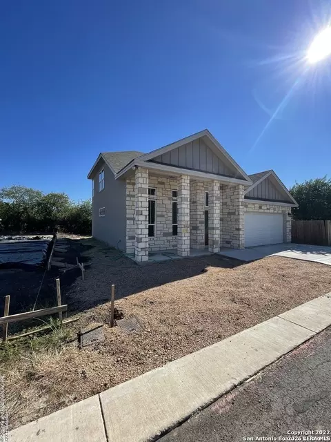 Exterior - 107 Sutton Pl, Uvalde, TX 78801 photo 3 of 3