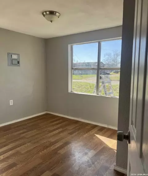 416 E Curtis, Dilley, TX 78017 photo 4