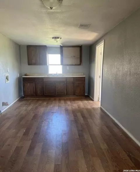 416 E Curtis, Dilley, TX 78017 photo 3