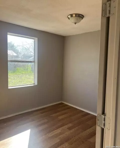 416 E Curtis, Dilley, TX 78017 photo 6