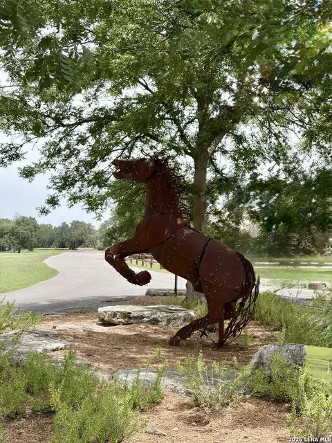 12 Stone Crst, Bandera, TX 78003