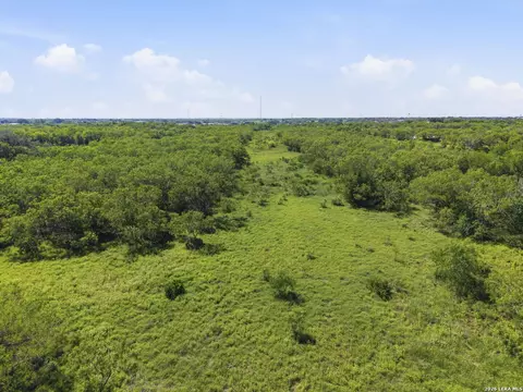 00 Cr 329, Floresville, TX 78114
