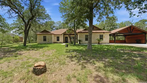 105 Wild Stallion, La Vernia, TX 78121