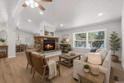 507 Forest Hill St, Canyon Lake, TX 78133