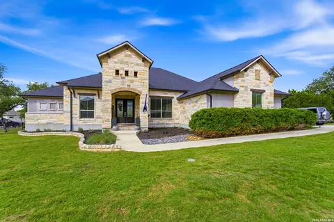2550 Black Bear Dr, New Braunfels, TX 78132