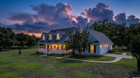 416 Cattail Rd, Leakey, TX 78873