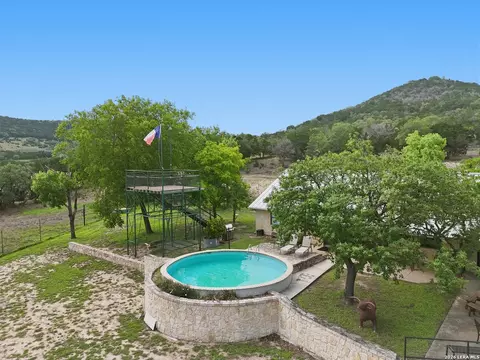 5632 Fm 2828, Bandera, TX 78003
