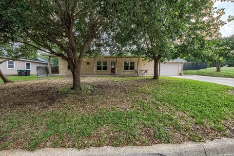 116 River Frst, Castroville, TX 78009